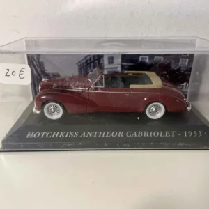 Hotchkiss Anthéor cabriolet couleur bordeaux? de 1953 en Noir mat
