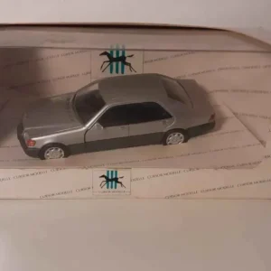 Huile moteur synthétique Mercedes grise