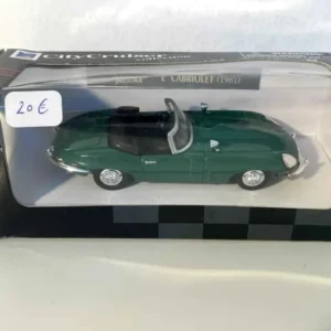 Jaguar type E cabriolet verte de 1961 avec Câbles de démarrage
