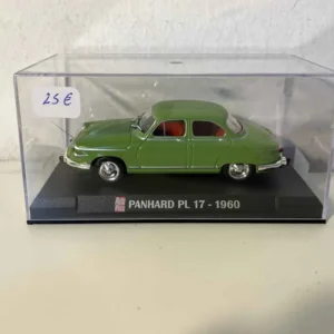 Kit d'outils mécanique Panhard PL 17 verte de 1960 (auto-Plus)