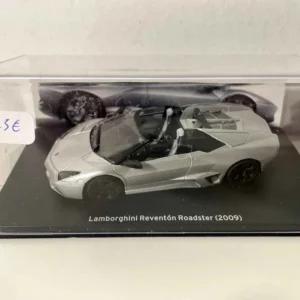 Lamborghini Reventon Roadster grise de 2009 compatible avec Volkswagen Golf