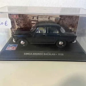 Pneu toutes saisons SIMCA Aronde Bacalan noire de 1958