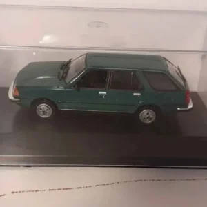 Renault 18 TS break verte foncée de 1979 (boite plexi) Normes UE