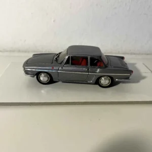 Renault Caravelle grise de 1966 (MILLESIME) - 205/55 R16
