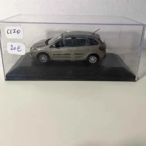 Renault Clio marron en Noir mat
