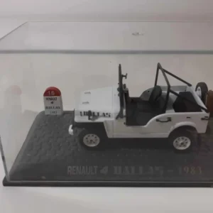 Renault 4 Dallas blanche de 1983 de la Gamme Sport