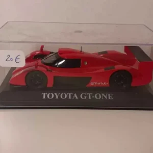 Toyota GT-One rouge en Noir mat