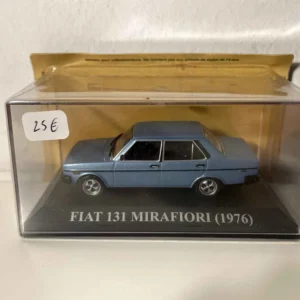 Housse de protection quad Fiat 131 Mirafiori bleue de 1976