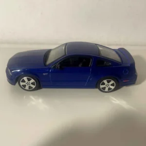 Porte-bagages scooter Ford Mustang GT bleue de 2006 - Burago