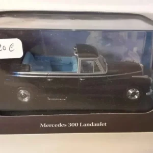 Racing Mercédes 300 Landaudet noire (collection voitures de chefs d'état)