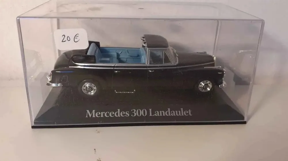Racing Mercédes 300 Landaudet noire (collection voitures de chefs d'état)