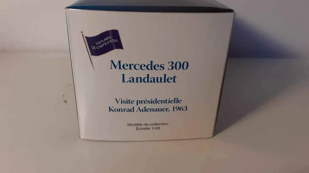 Racing Mercédes 300 Landaudet noire (collection voitures de chefs d'état)