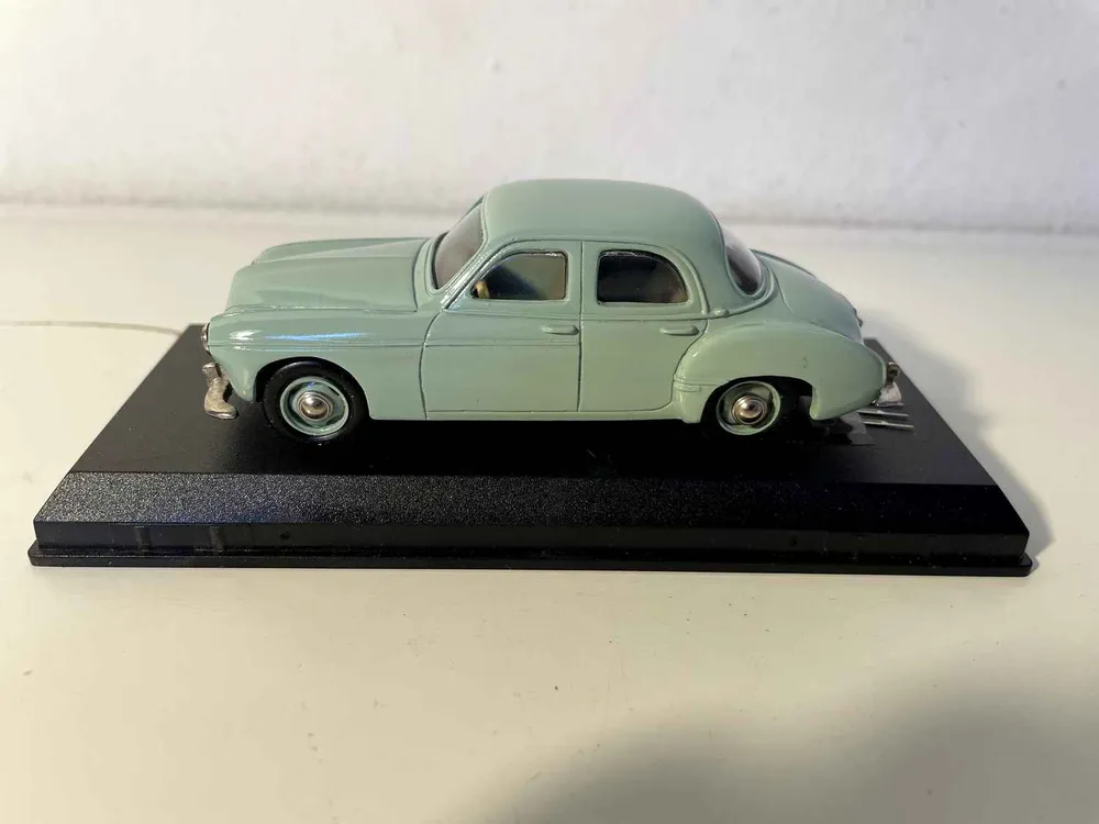 Renault Frégate verte de 1958 - La Compagnie Européenne des Collectionneurs référence V 747 en noir mat