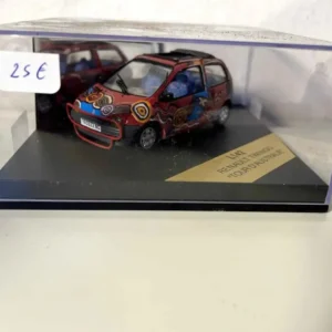 Renault Twingo Tour d'Australie bordeaux avec décoration en noir mat