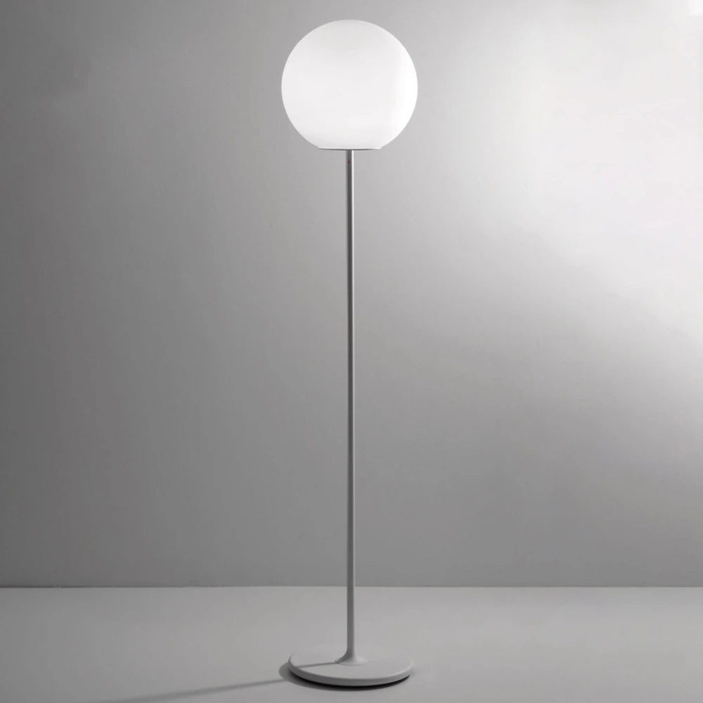 Fabbian Lumi Sfera lampadaire en verre, Ø 40 cm par HELLA