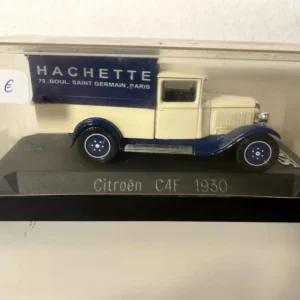 Citroën C4F chamois et bleu de 1930 avec la publicité HACHETTE (Solido)