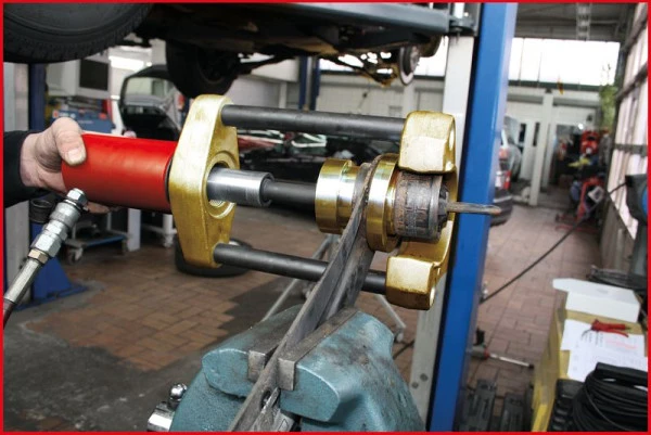 KS Tools jeu de douilles de bras de suspension arrière pour Ford / Mazda / Volvo 4 pièces 440.0225 commander à bas prix