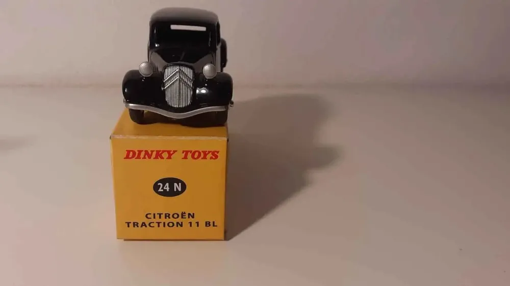 Citroën traction 11 BL noire Dinky-Toys (Editions Atlas)