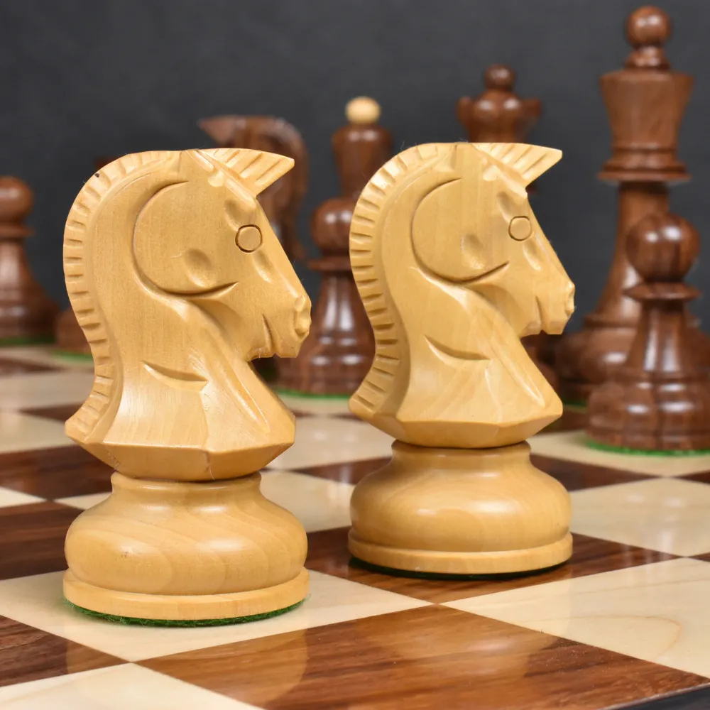 Jeu d'échecs Dubrovnik des années 1970 légèrement imparfait - Pièces d'échecs uniquement - Bois de rose doré doublement le...