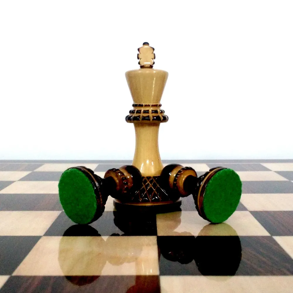 Jeu d'échecs sculpté Parker Staunton 3,9 pouces - Pièces d'échecs uniquement - Finition laquée (brillante) Bois de buis -...