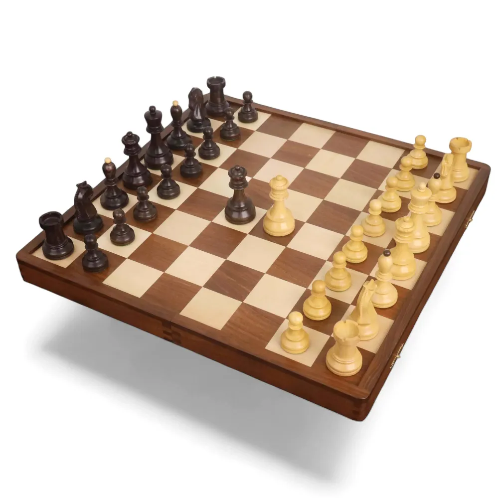 Pièces d'échecs Fischer Dubrovnik des années 1950 avec échiquier Dubrovnik pliable