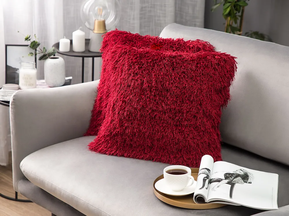Set 2 Shaggy Cushions 45 x 45 cm Red CIDE