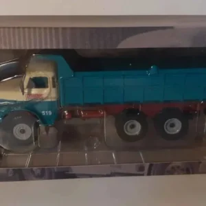 Camion MAN SAVIEM 32-256 DHA DE 1958 - camion bleu-vert avec le N°519 sur le tracteur