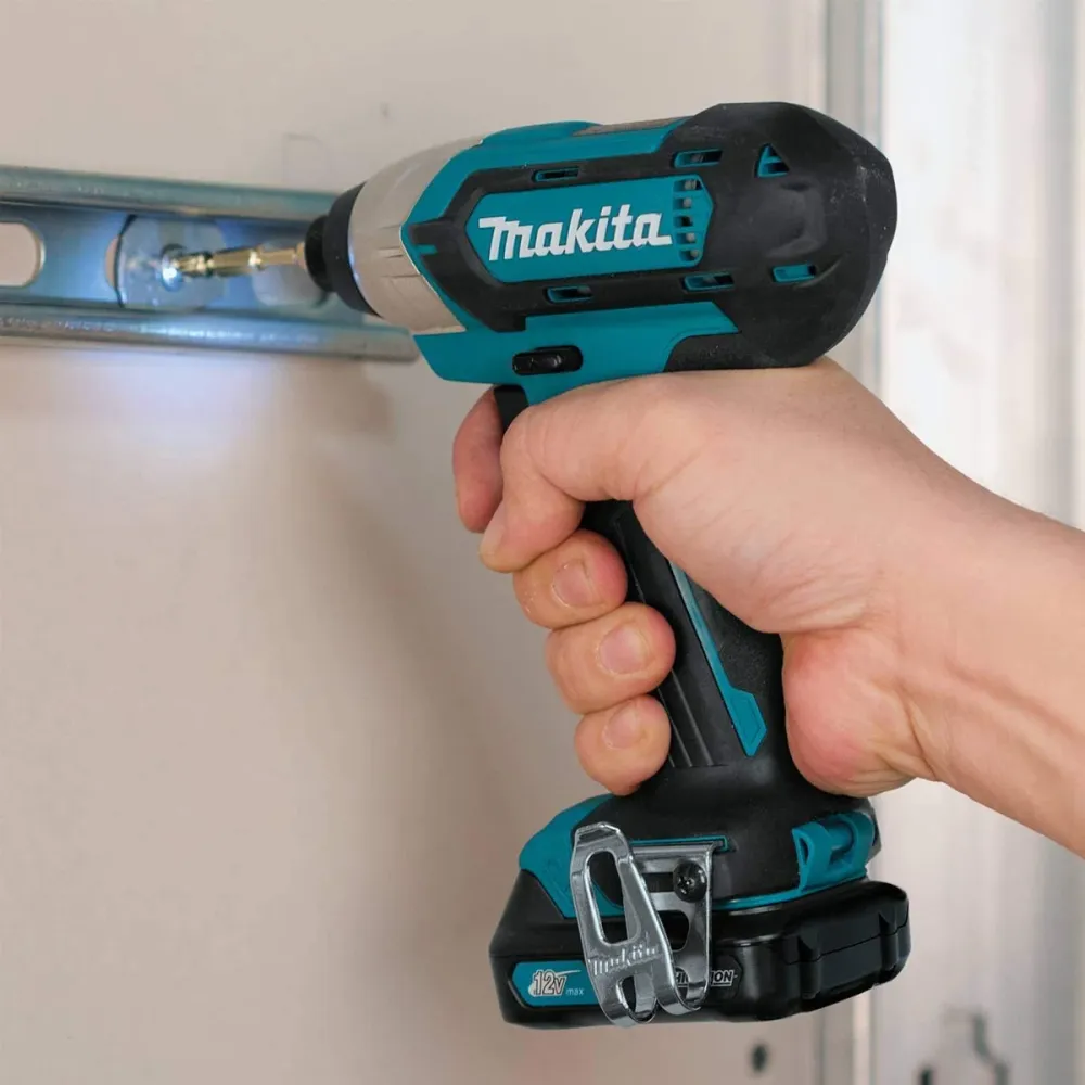 Makita CLX228AJ 12V Max CXT 2 Piece Sans fil Kit 2 x 2.0Ah Batteries & Charger Case