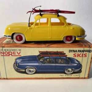 Panhard Dyna jaune avec des skis - NOREV (voiture en plastique) avec système antivol