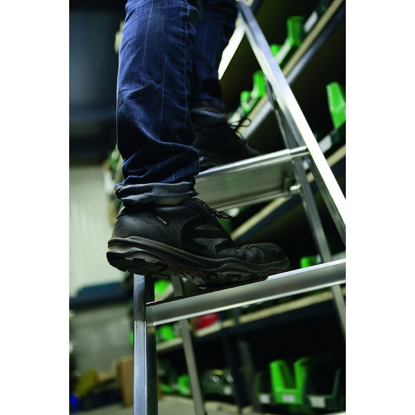 Chaussures basses RUN-R 400 noires S3 - 42 - HECKEL