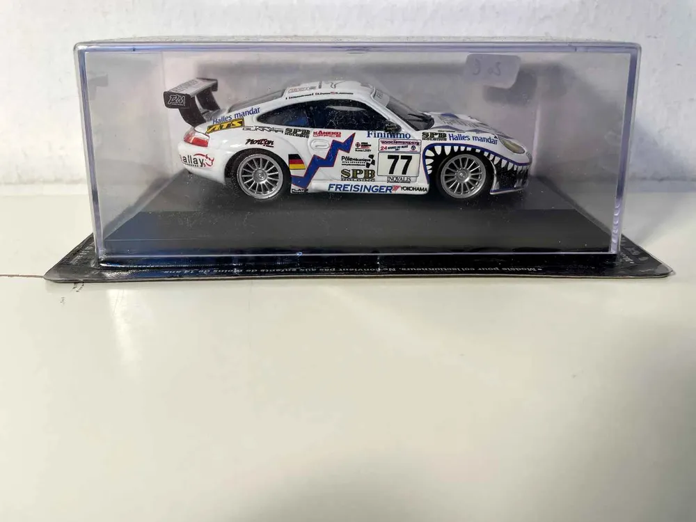 Amortisseur arrière Porsche 911GT3 blanche numéro 77 - 24 heures du Mans de 2001
