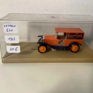 Citroën 5 CV orange avec publicité GOODRICH (Eligor) pour quads utilitaires