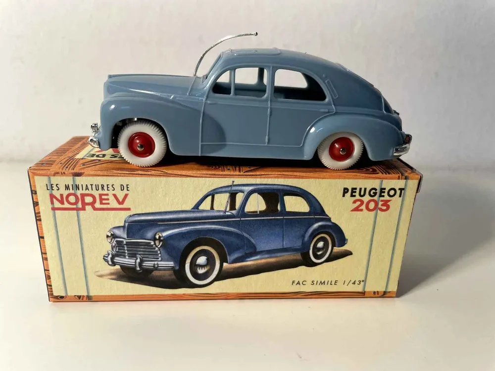 Disque de frein perforé Peugeot 203 bleue - NOREV (voiture en plastique)