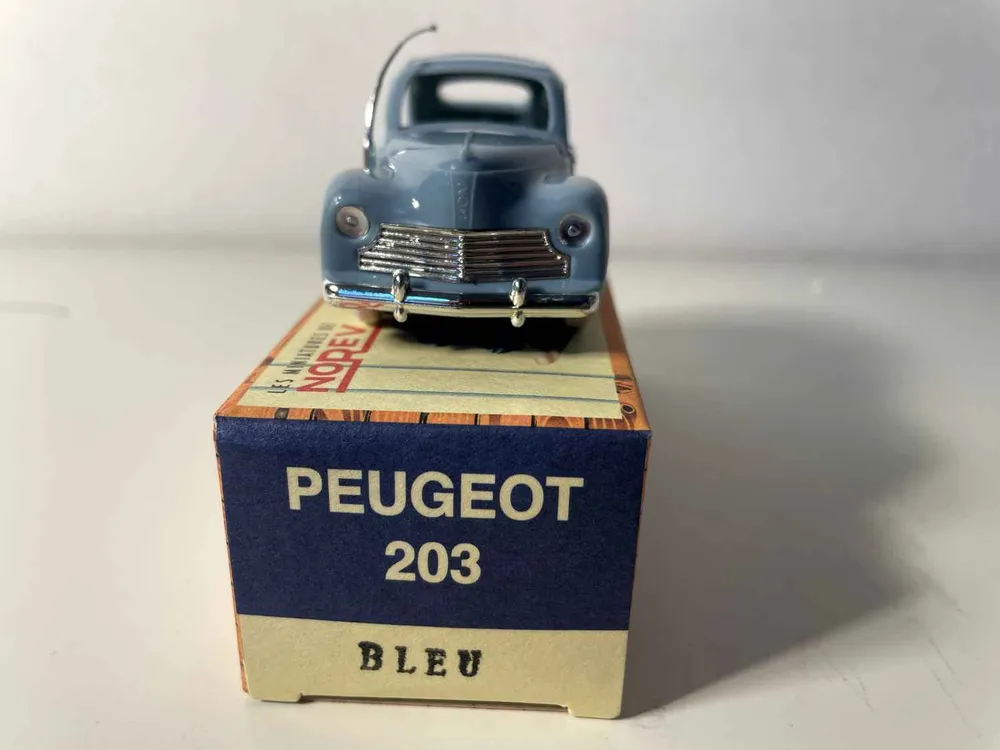 Disque de frein perforé Peugeot 203 bleue - NOREV (voiture en plastique)
