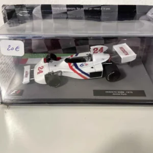 Hesketh 308B blanche numéro 24 de 1975 - Formule 1