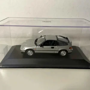 Honda CR-X coupé grise de 1989 avec meilleure adhérence