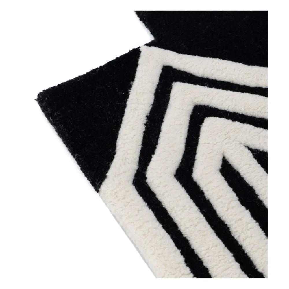 Inyo Irregular Shaped Hand Tufted Neuf Zealand Wool Rug