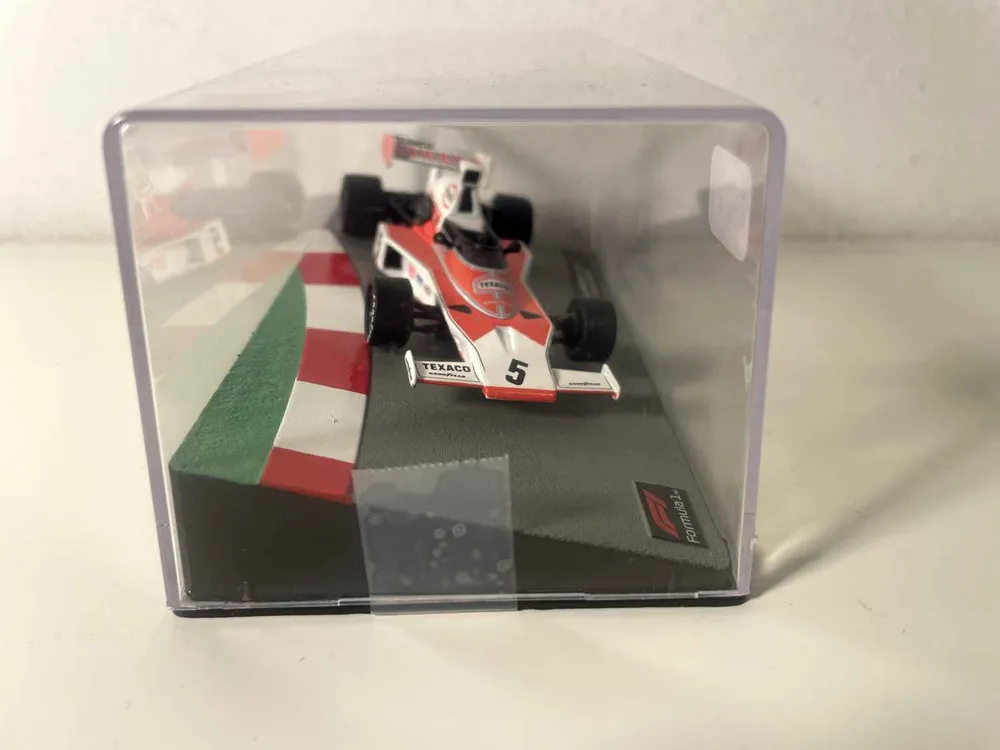 Kit embrayage McLaren M23 orange et blanche numéro 5 de 1974 - Formule 1