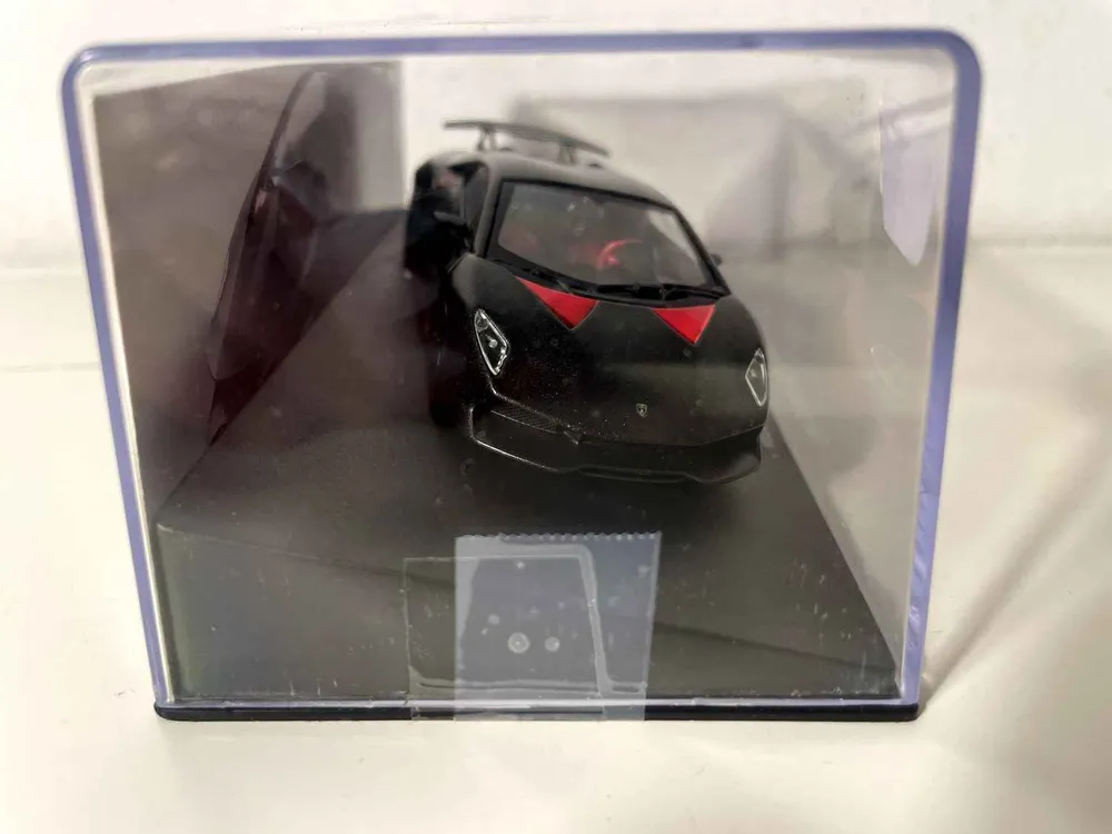 Lamborghini Sesto Elemento noire de 2010 pour amélioration performances