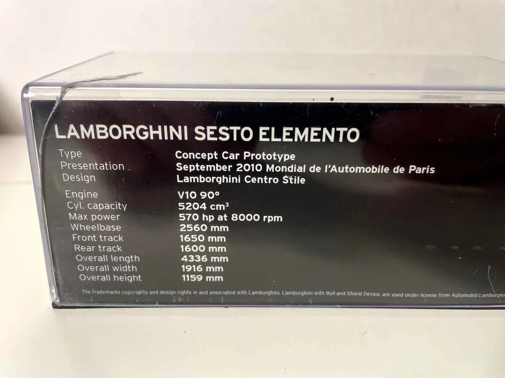 Lamborghini Sesto Elemento noire de 2010 pour amélioration performances