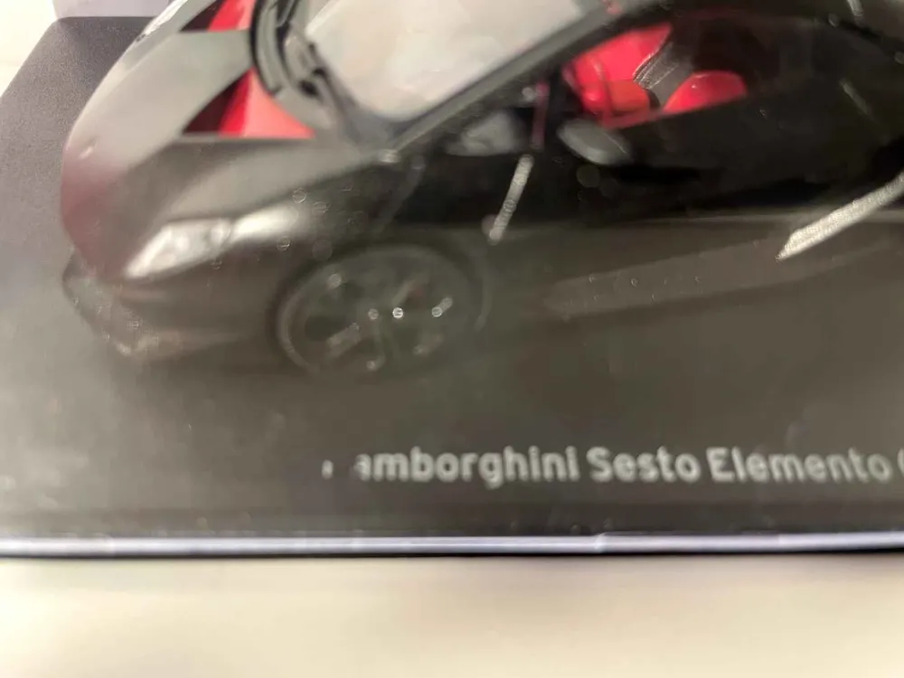 Lamborghini Sesto Elemento noire de 2010 pour amélioration performances