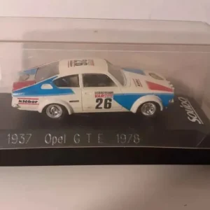 Opel GTE de 1978 avec le numéro 26 (Solido référence 1937) avec meilleure adhérence