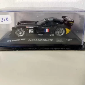 Panoz Esperante noire numéro 52 - 24 heures du Mans de 1997 par Akrapovič