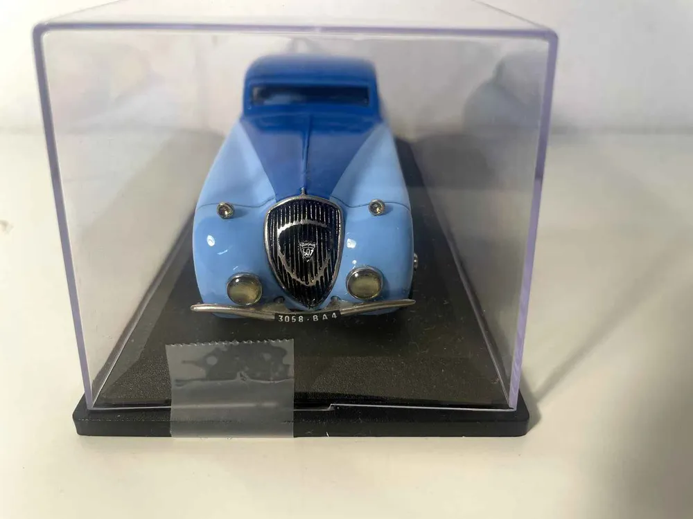 Peugeot 601 POURTOUT bleue de 1935 (voiture vue dans le film "Le Schpountz" avec Fernandel tourné en 1937)