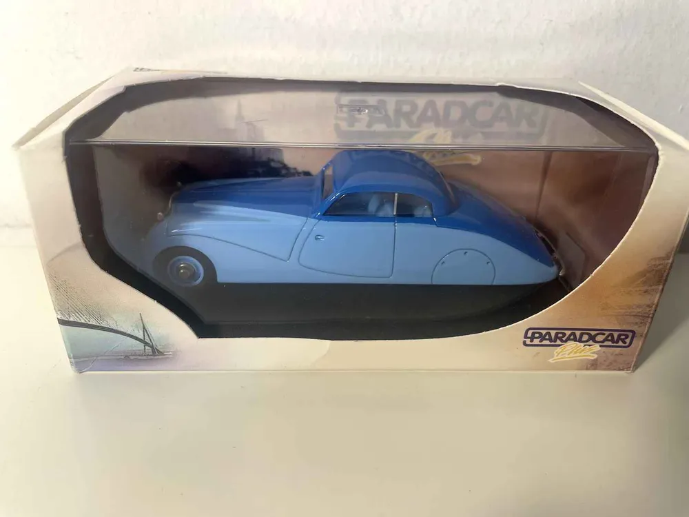 Peugeot 601 POURTOUT bleue de 1935 (voiture vue dans le film "Le Schpountz" avec Fernandel tourné en 1937)