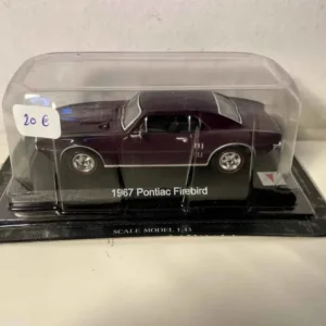 Pontiac Firebird violette foncée de 1967 (voiture américaine)
