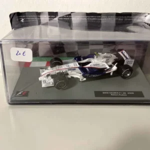 Racing BMW Sauber F1.08 blanche et bleue numéro 4 de 2008 - Formule 1