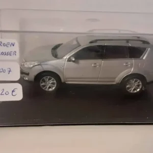 Racing Citroën C-Crosser gris de 2007 (boite plexi)