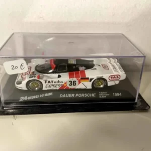 Racing Dauer Porsche blanche et rouge numéro 36 (24 heures du Mans de 1994)