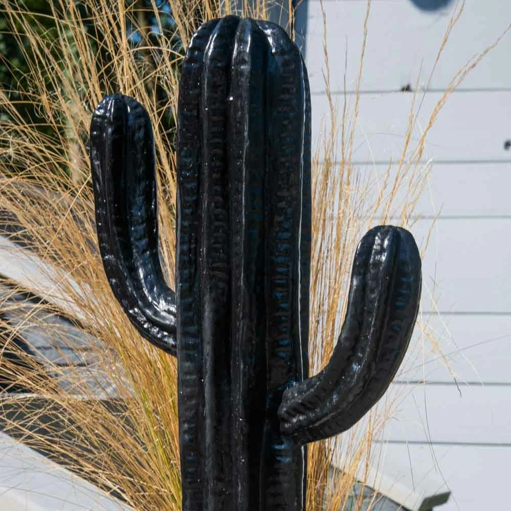 Sculpture contemporaine cactus noir 100 cm pour usage intensif